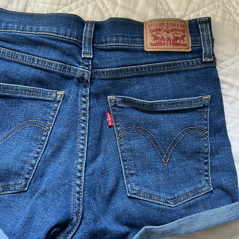 Levi’s Jean Shorts - Picture 2 of 3